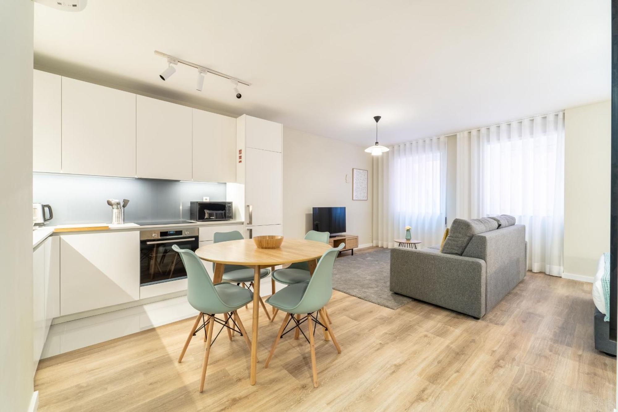 On The Square Studio - City Center By House And People Брага Екстериор снимка