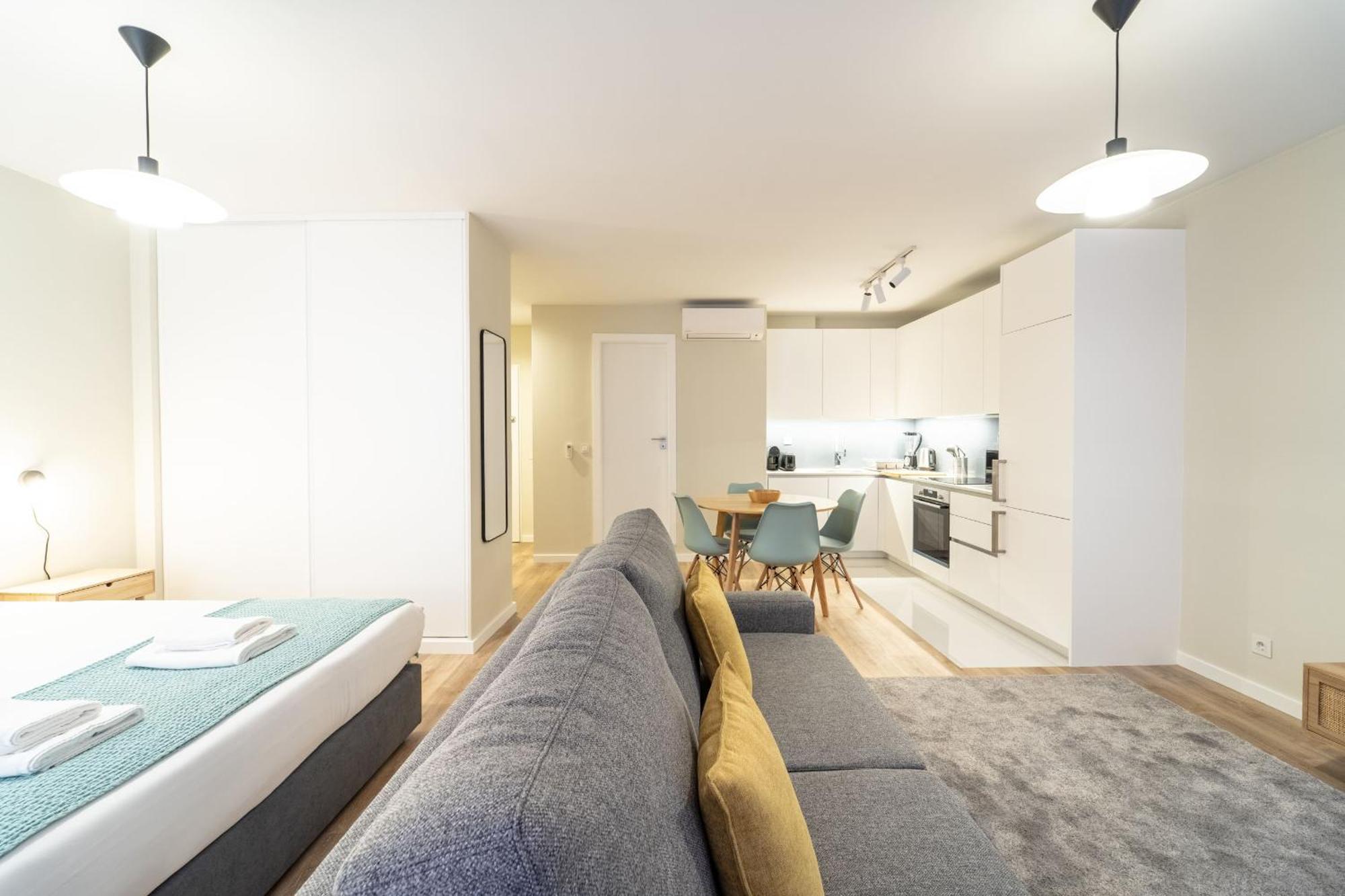 On The Square Studio - City Center By House And People Брага Екстериор снимка
